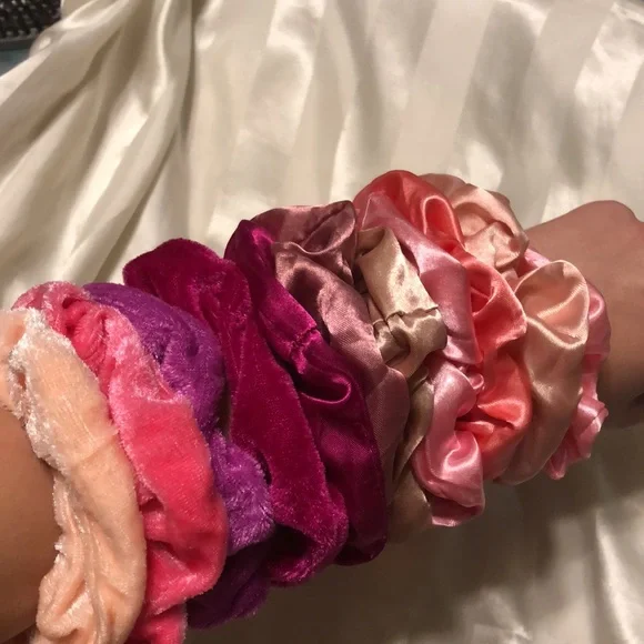 11pc Pink Scrunchie - Picture 2 of 2